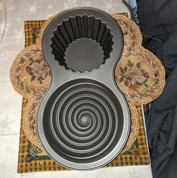 Wilton jumbo cupcake pan